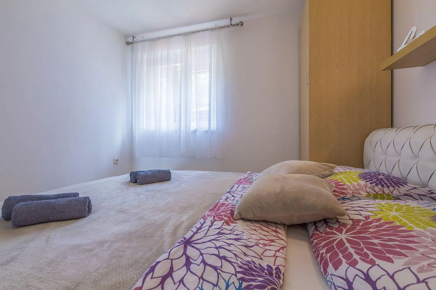 Komfortables Apartment Nur 200 Meter Zum Strand Mit Meerblick, Privatem Balkon Mit Liegen Selce Croatia