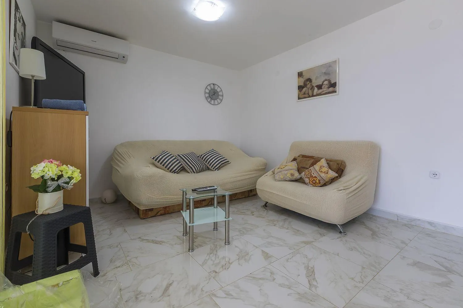 Komfortables Apartment Nur 200 Meter Zum Strand Mit Meerblick, Privatem Balkon Mit Liegen Selce 0*,