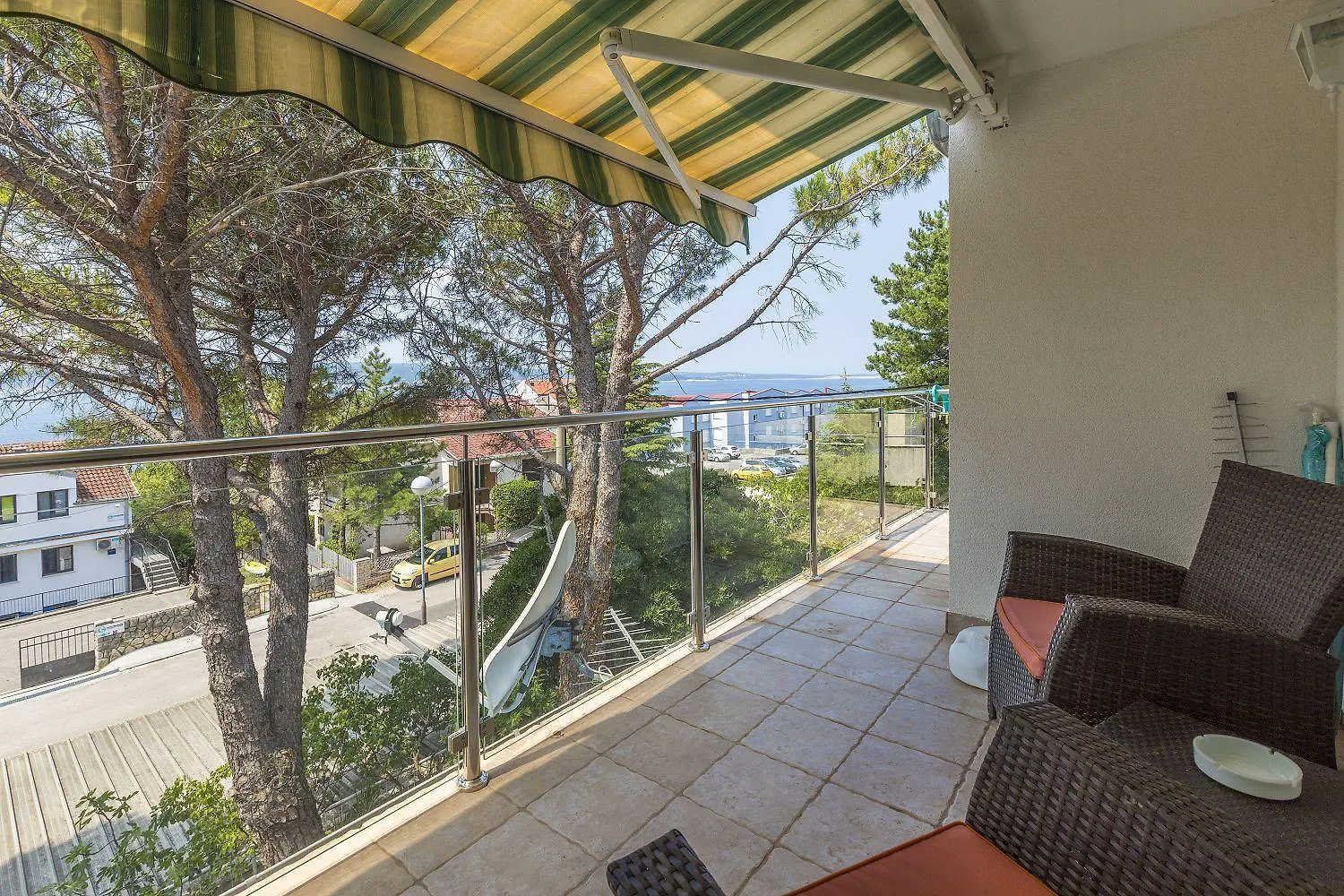 Komfortables Apartment Nur 200 Meter Zum Strand Mit Meerblick, Privatem Balkon Mit Liegen Selce 0*,